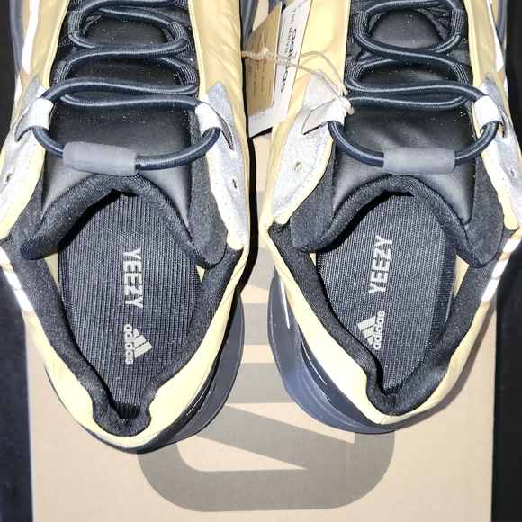 Adidas Yeezy 700 " Honeydew " MNVN Shoes - Picture 8 of 11